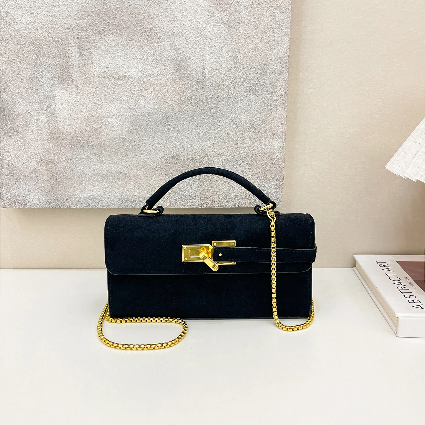 2025년 신상 트렌디 여성용 숄더백 우아한 잠금 플랩 메신저 크로스바디백 조절 가능한 스트랩 업무용 사무실 출퇴근용