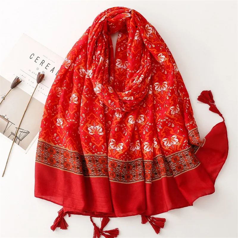 

Красный цветочный принт, дизайнерский женский вискозный шарф, женский длинный шаль с кисточкой, универсальный мусульманский хиджаб на четыре сезона