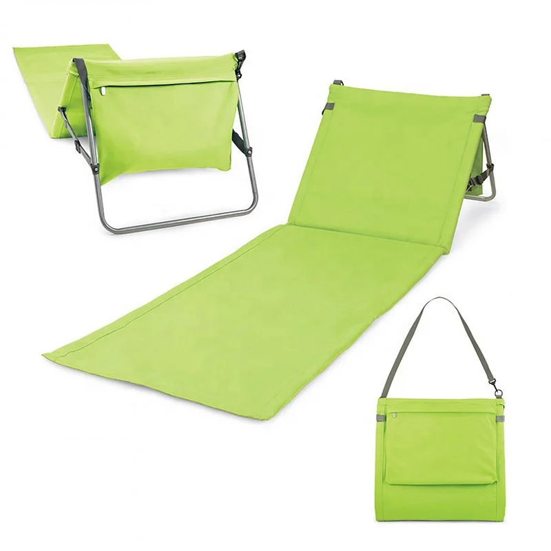 Lightweight padded foldable beach mat