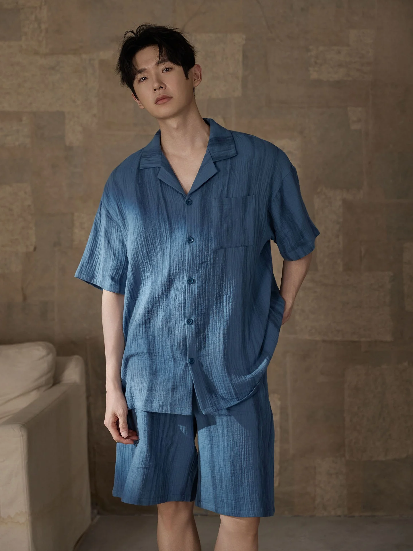 set-di-abbigliamento-da-casa-per-uomo-in-puro-cotone-blu-scuro-camicia-a-doppio-strato-con-colletto-in-flanella-pigiama-estivo-con-maniche-corte-e-pantaloncini