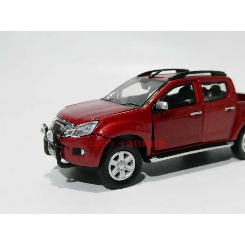 BM Diecast 1:64 ISUZU D-MAX Classic Red Alloy Pickup Model Can Open Door Adult Collection DIY Static Display Boy Toy