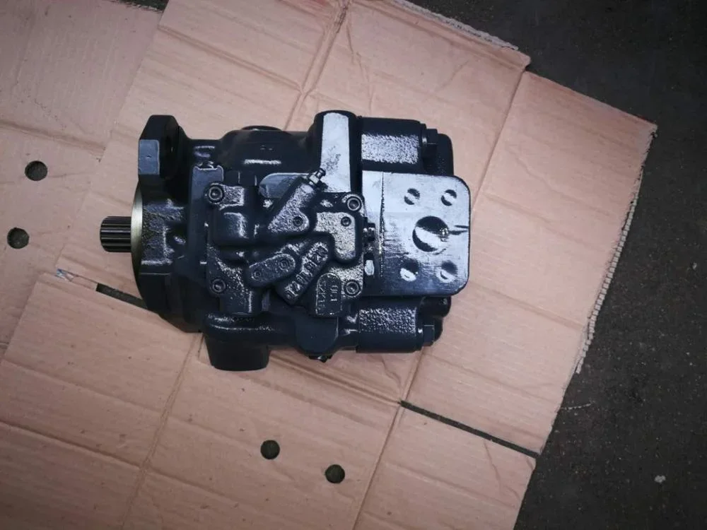 708-7W-11520 Motor Ass'y 708-7W-00140 D155A-6 Hydraulic Fan Motor Assy