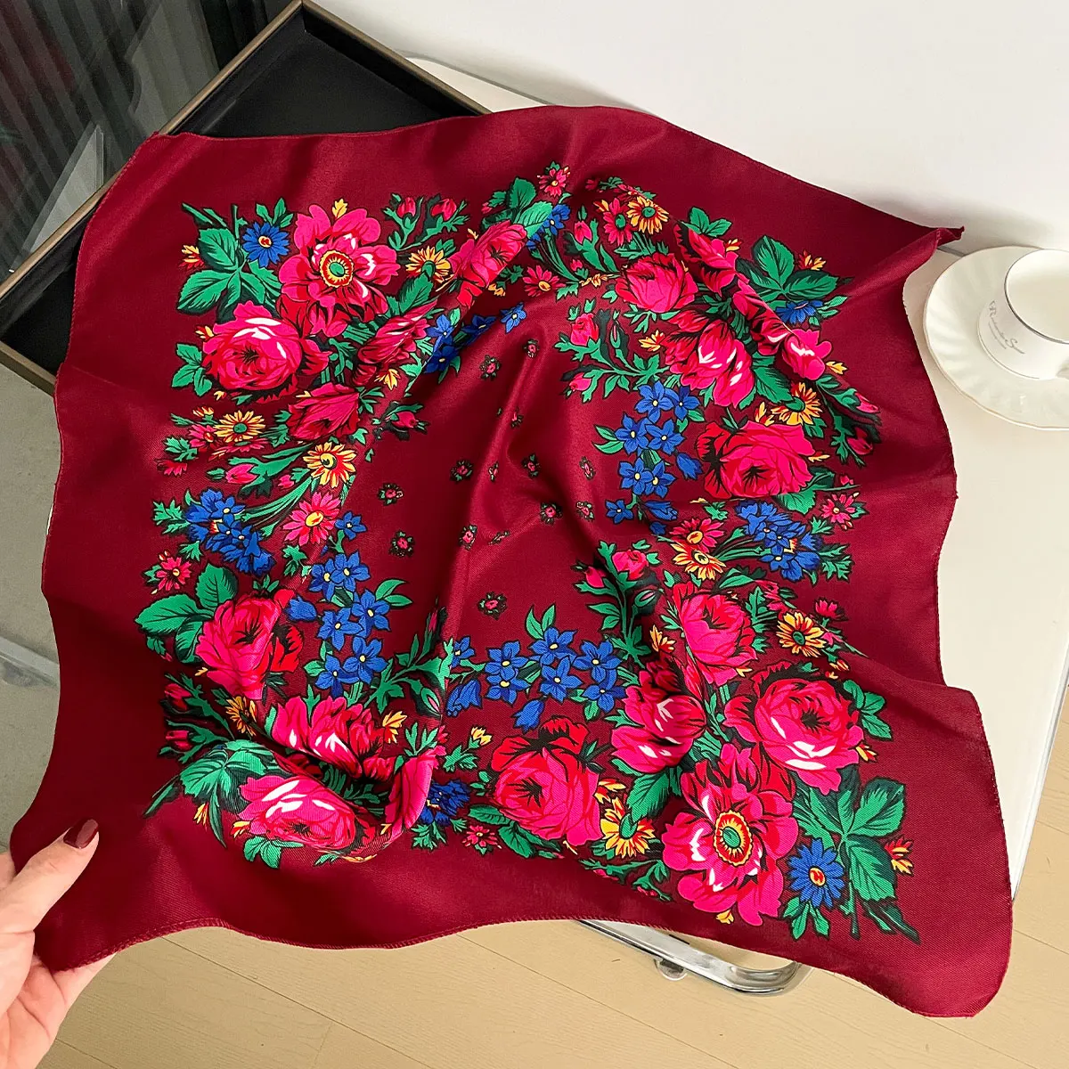 2025 Neueste 70 cm Baumwolle Blumendruck Frauen Bandanas Quadratischer Schal Mädchen Stirnband Zubehör Taschentuch Halstuch Haarschal – Detail 8