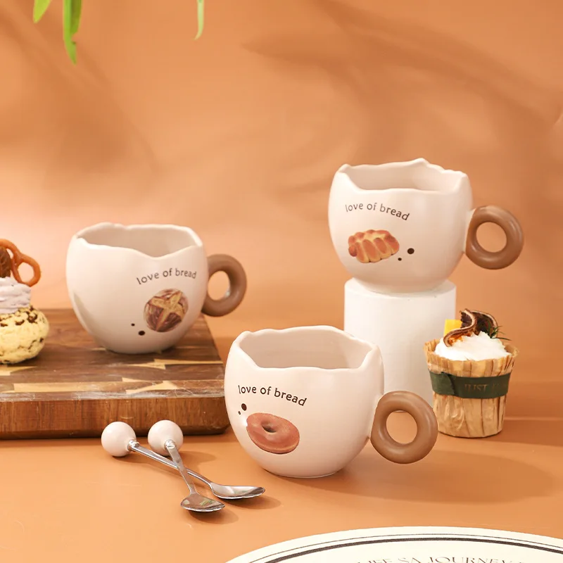 2025 nueva Taza de cerámica con asa, taza de desayuno de leche y avena para el hogar, tazas de café creativas de cáscara de huevo de alta belleza, artículos para beber para chica bonita