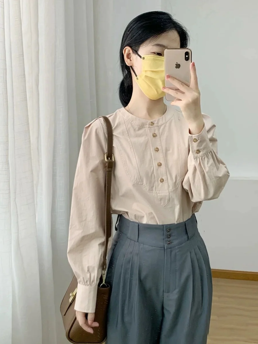 

French Sle Loose Fit Long Sve round Ne irt Women's Inner Wear Layering Slimming Design Autumn Faion Top