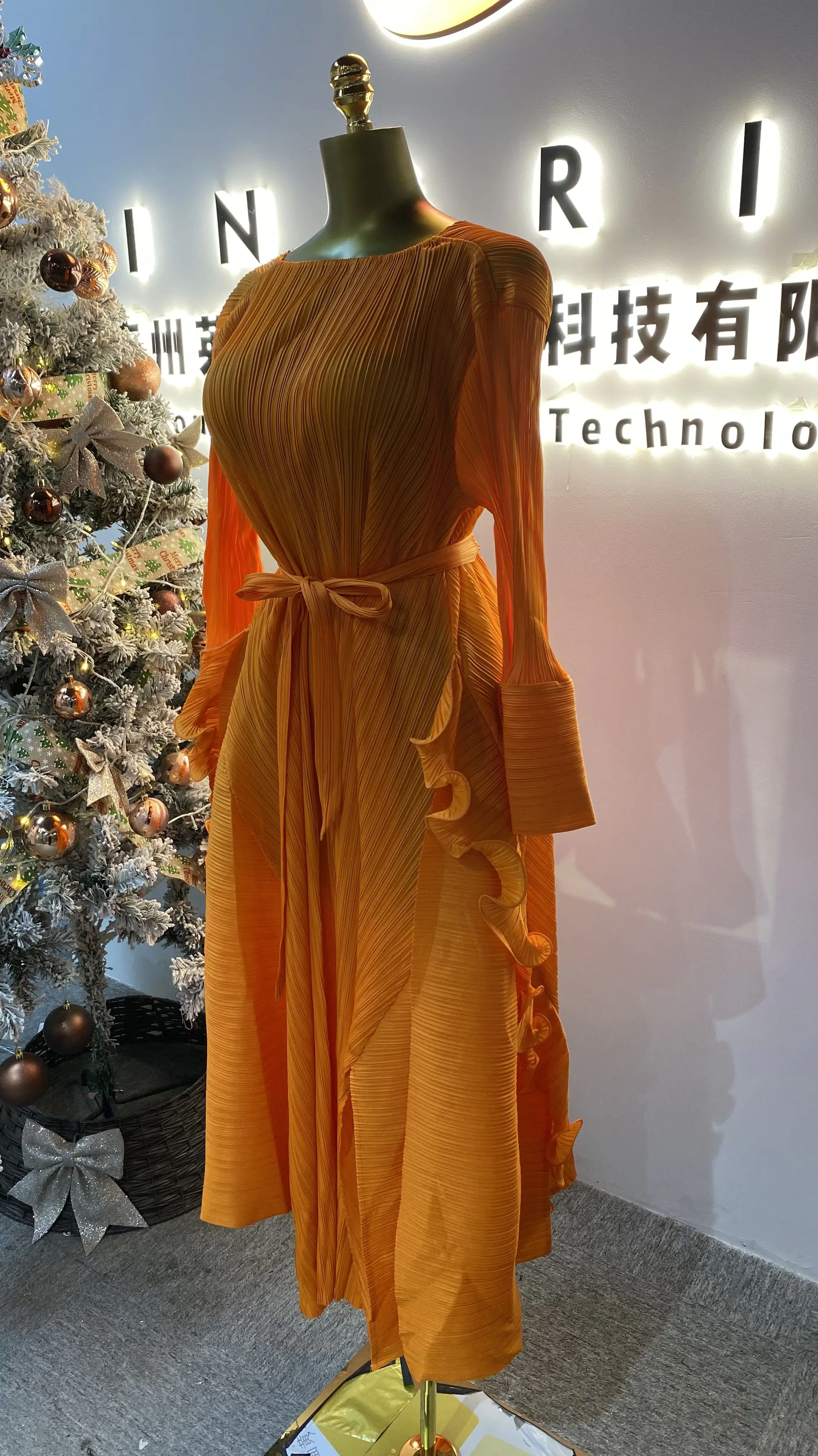 High-quality pleated petal sleeve women's dress with lapel cardigan and belt, plus size long dress-GZXX038