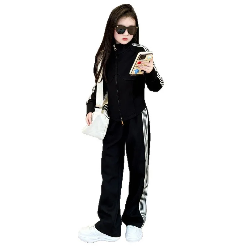 بدلة رياضية للفتيات لخريف وشتاء 2025 سترة مخططة + سراويل فضفاضة واسعة الساق ملابس أطفال طقم 4 6 8 10 12 14 سنة