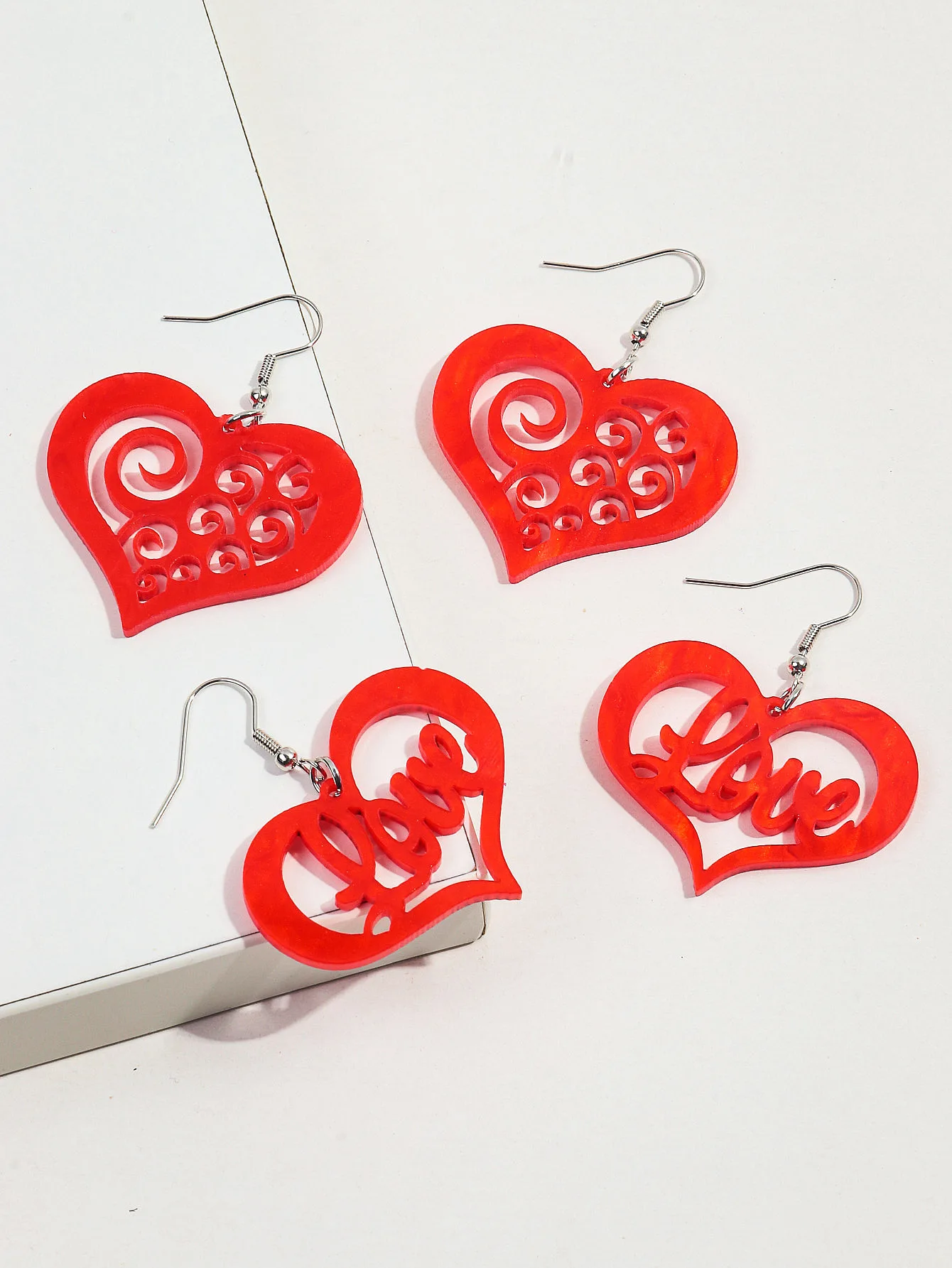 Valentine Fashion Red Heart Shape Hollow Acrylic Drop Earrings Sweet Love Heart Pendant Earring Women Jewelry Gifts