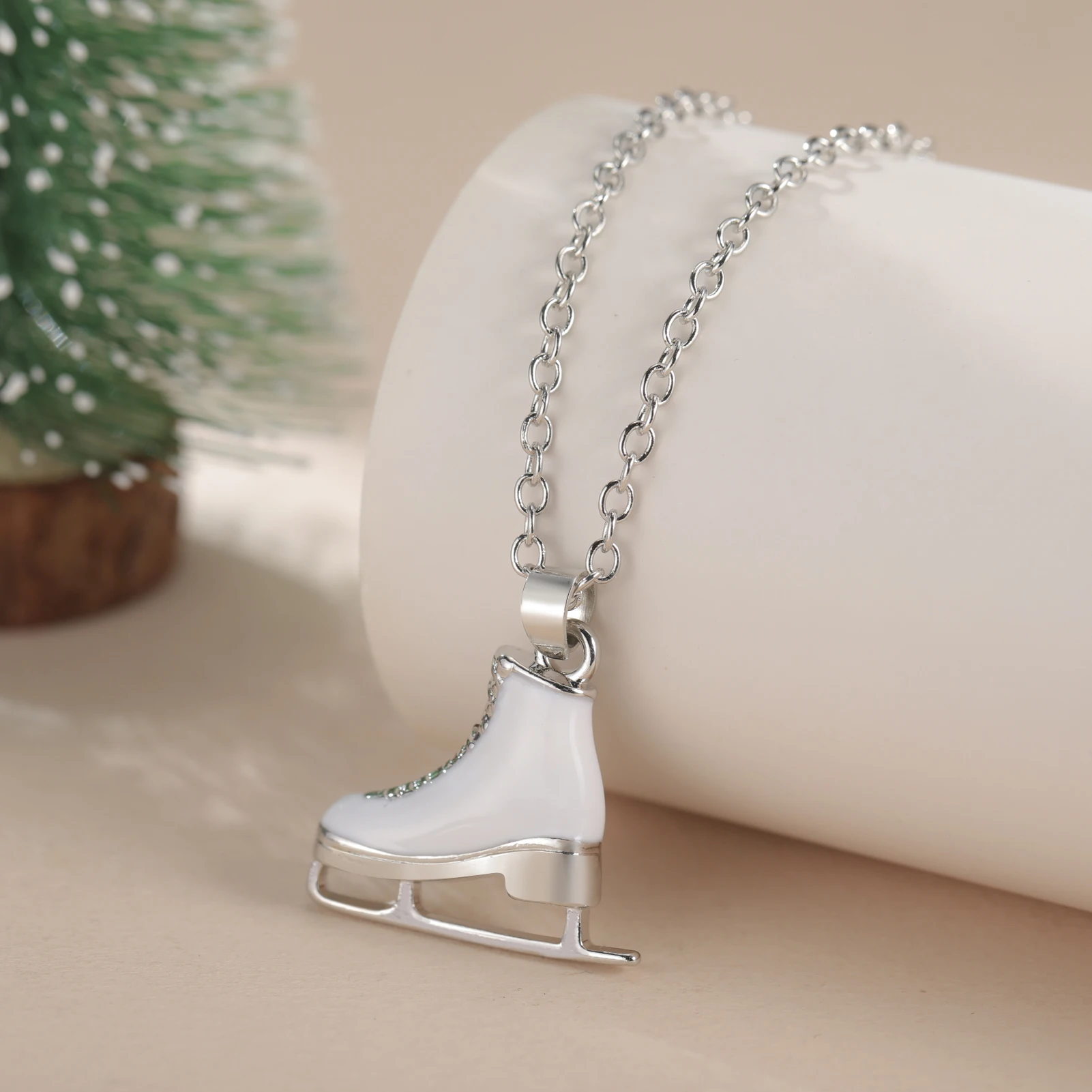 CZ Ice Skate Shoe Pendant Necklace for Woman Girls White Crystal Skating Shoes Sport Necklaces for Men Jewelry Christams Gift