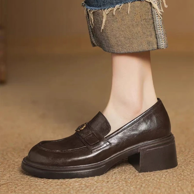 Mocassins rétro en cuir à semelle épaisse pour femmes, chaussures à bout rond, talon plat, couleur unie, semelle en caoutchouc, chaussures confortables pour l'été