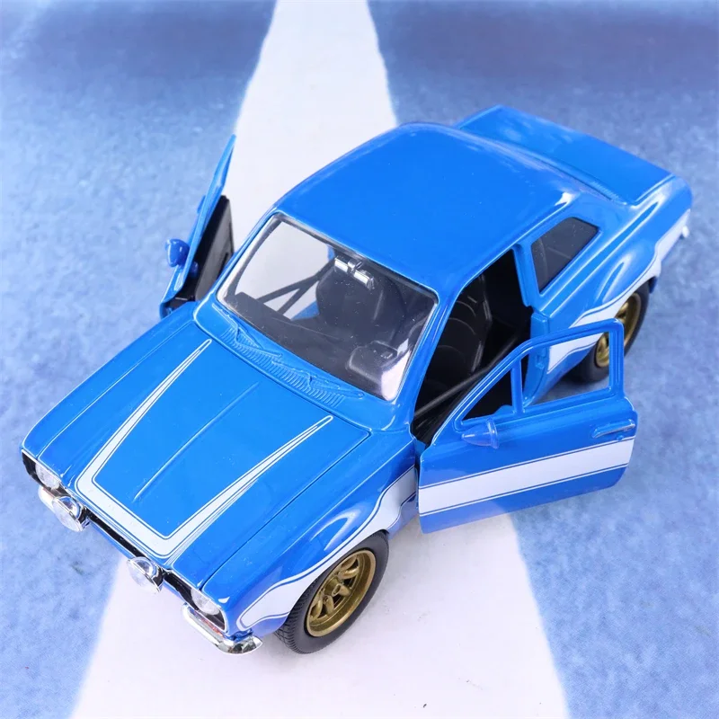 1:24	Brian’s 1970 Ford Escort High Simulation Diecast Car Metal Alloy Model Car Children\'s toys collection gifts J17