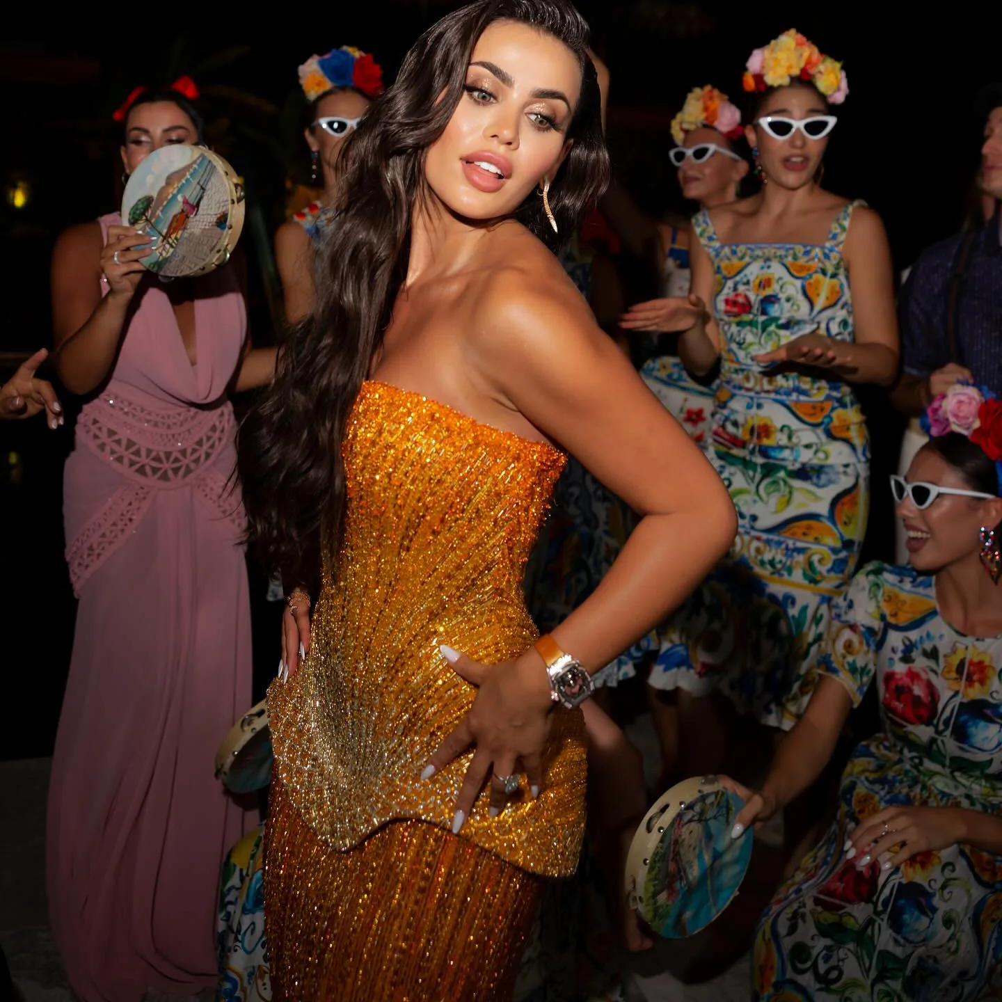Sharon Said Luxuriöses Dubai-Orangefarbenes Abendkleid mit schweren Pailletten und Perlenstickerei 2026, trägerloses Kleid mit Schal, arabisches Party-Ballkleid SS560, maßgeschneidert – Detail 6