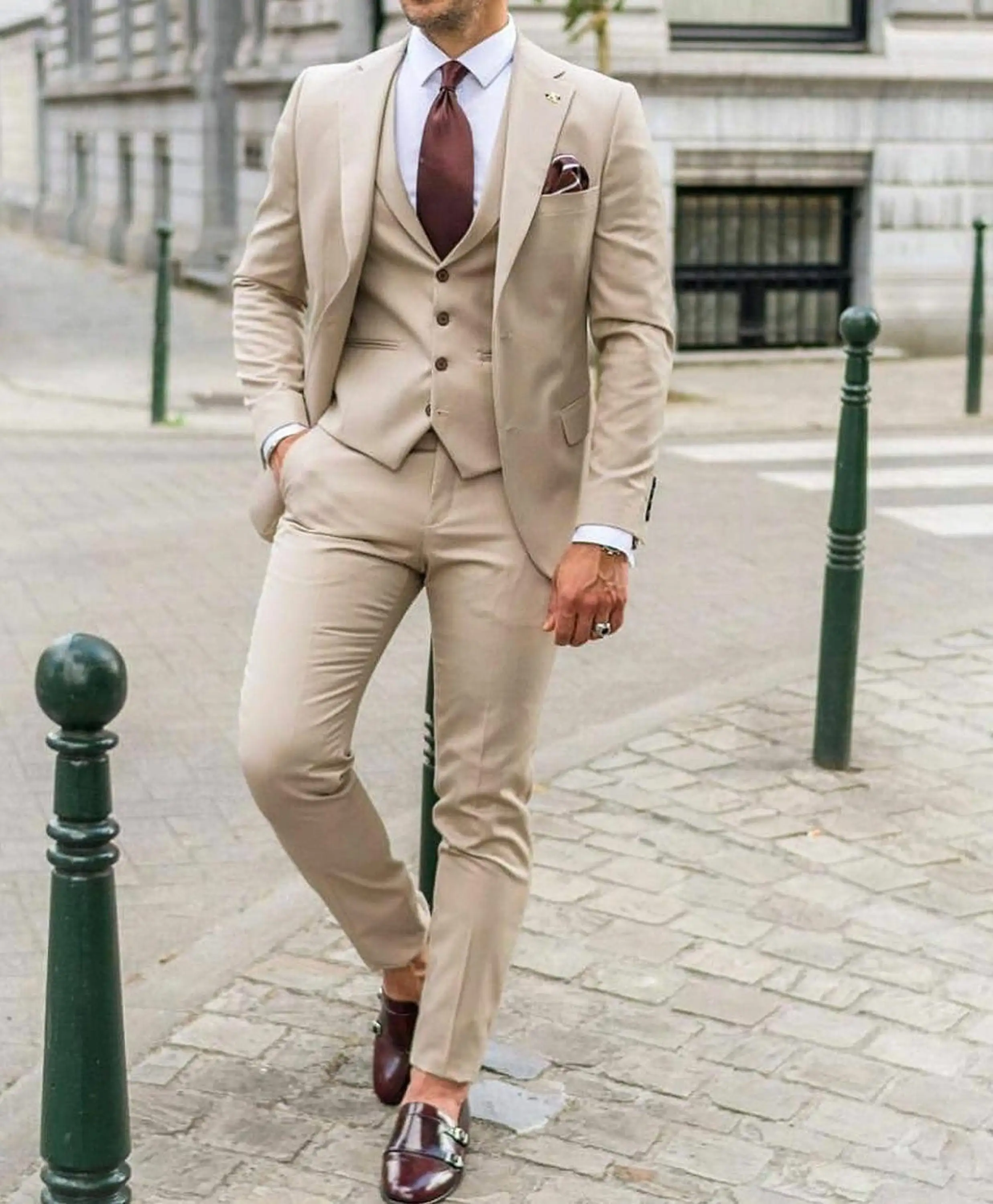 

Beige Custom Made Men Suits Groom Tuxedos Groomsman Summer For Wedding Prom Formal Wear Male Blazer Sets (Jacket+Pants+Vest)