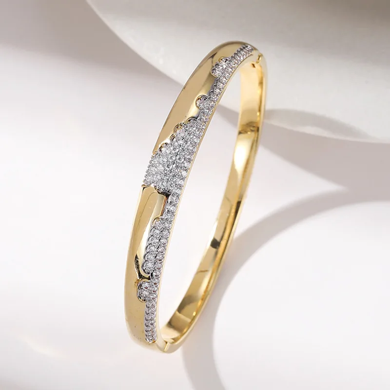 Two-tone gold-plated women's bracelet with starry zircon – 18K gold-plated jewelry with irregular design, luxury light bracelet