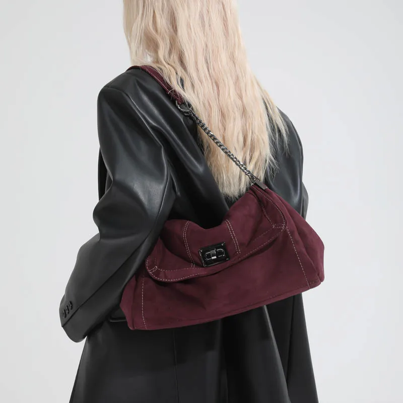 حقيبة كتف أنيقة مثالية للعمل والتنقل والسفر، تصميم أنيق من جلد البولي يوريثان عالي الجودة وسهل الحمل