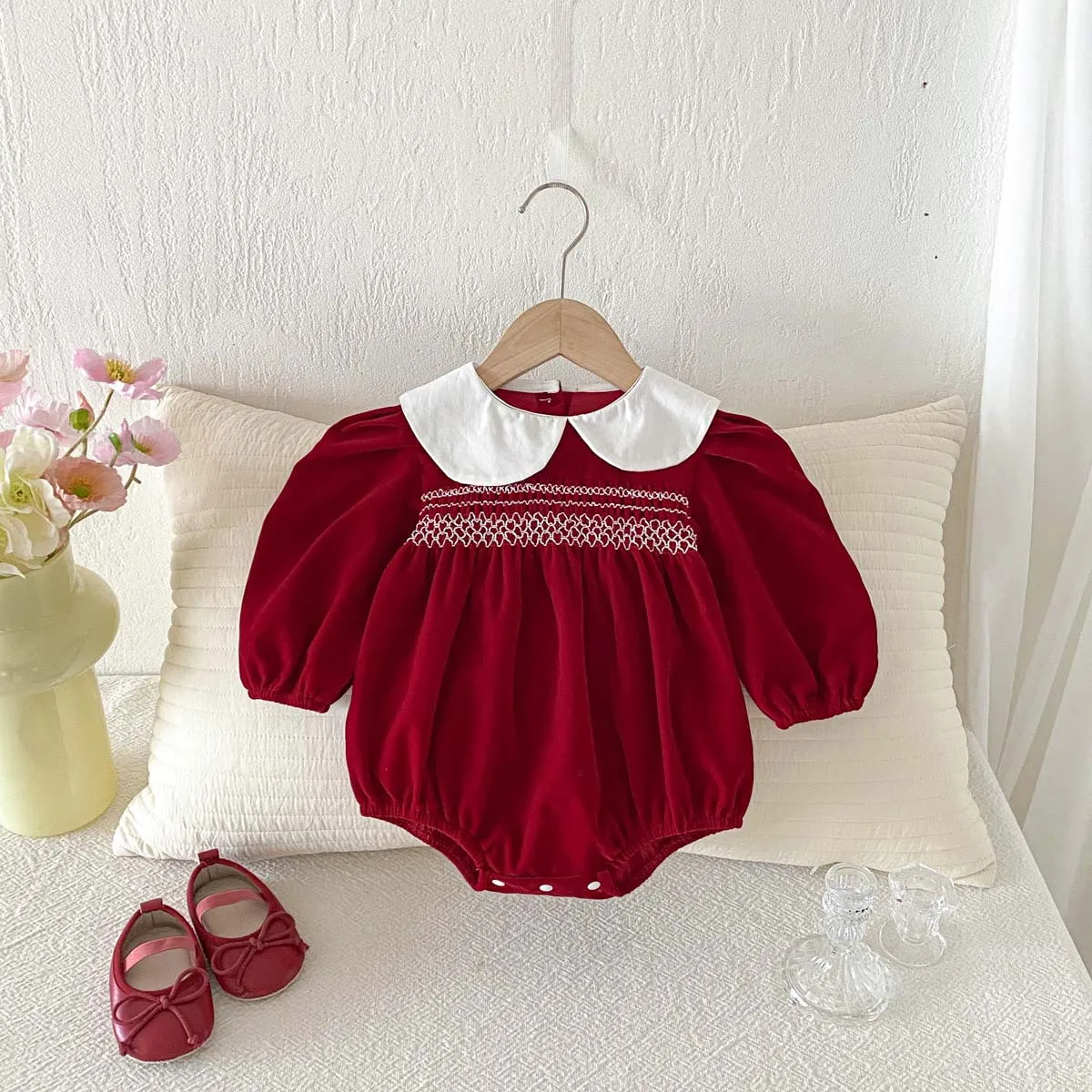 

Spring and Autumn New Korean Version Baby Long Sleeved Bag Fart Clothes Red Sweep Palace Style Doll Collar Women's Baby Clothes
