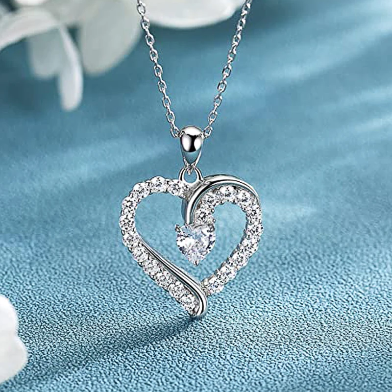 Huitan Luxury Heart Necklace for Women Full Paved Bling Cubic Zirconia Silver Color Exquisite Necklace Female Wedding Jewelry