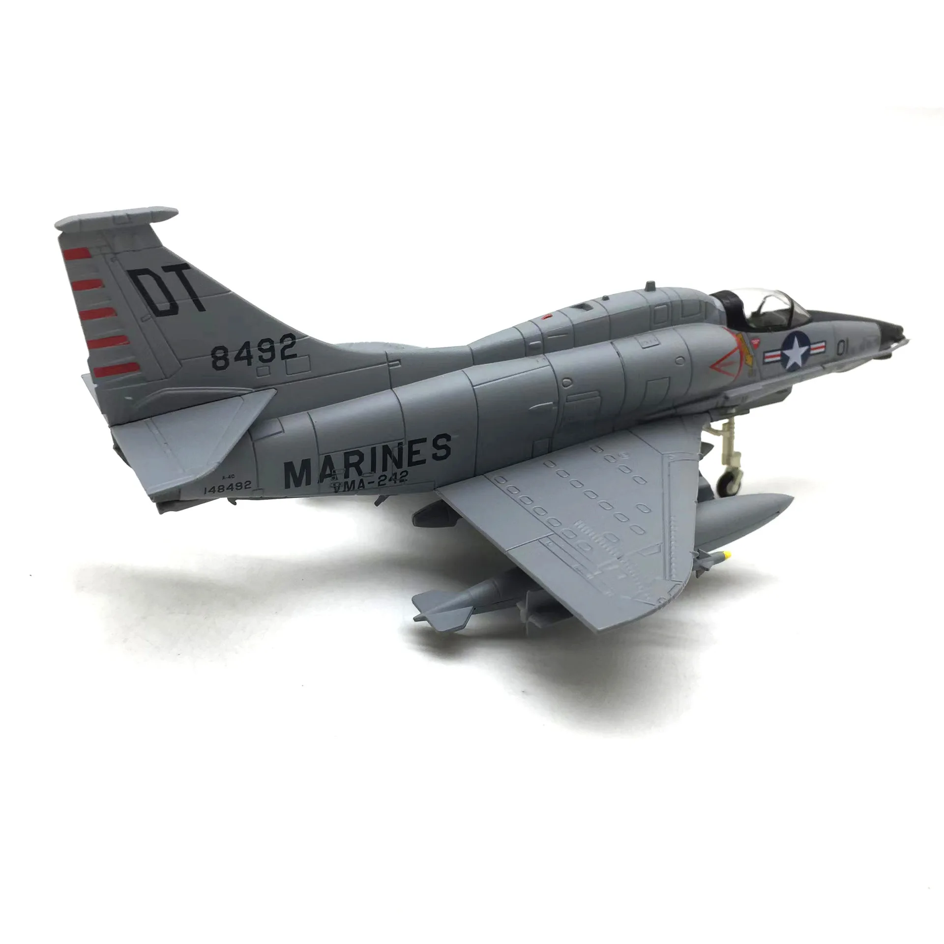 1:72 Scale USMC Skyhawk A-4 Fighter Model and Display Stand Collectible Gifts A4 Alloy Airplane Model Mini Decoration Home