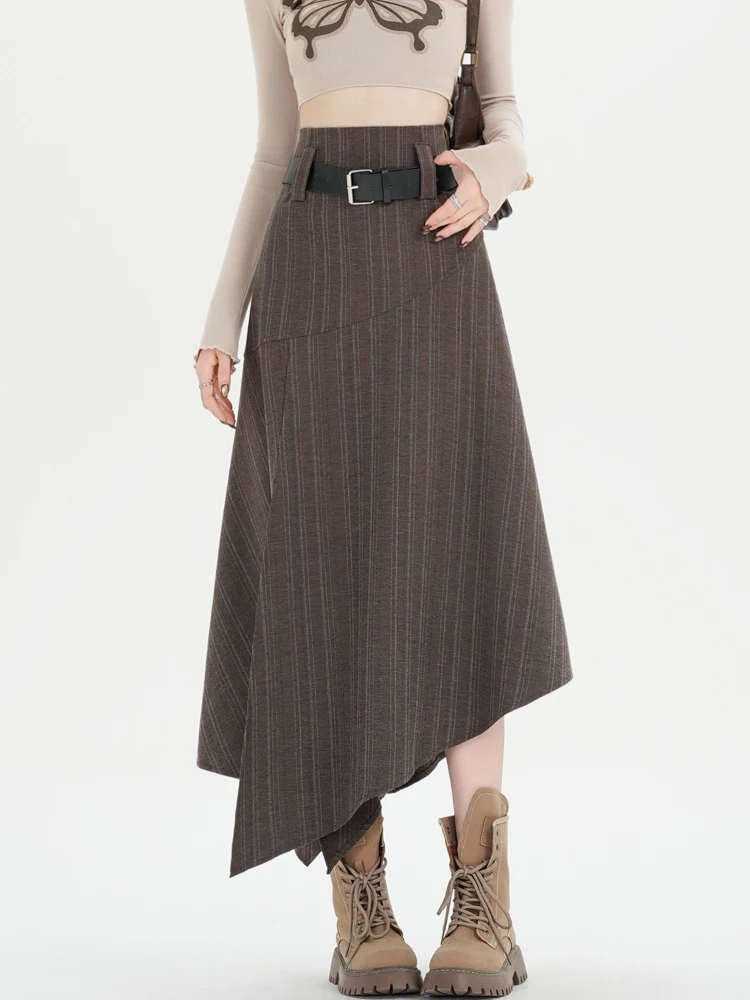 Blazer a righe asimmetrico minimalista da donna Design in tessuto Gonna a trapezio Gonne longuette a vita alta con spacco laterale Abbigliamento da ufficio autunnale