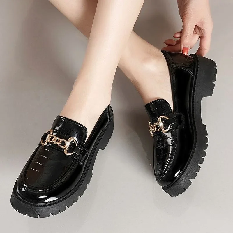 British Style Women Patent Leather Shoes Platform Wide Heel Slip-on Loafers Metal Buckle Pumps Fashion Party Wedding High Heels