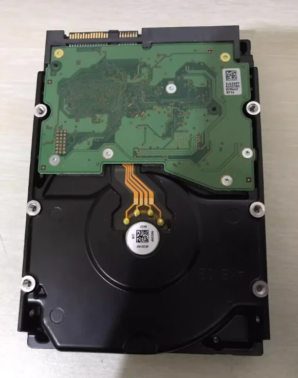 

Для серверного жесткого диска HUS726020AL5210 2T 3,5 дюйма 7,2K SAS 12 ГБ