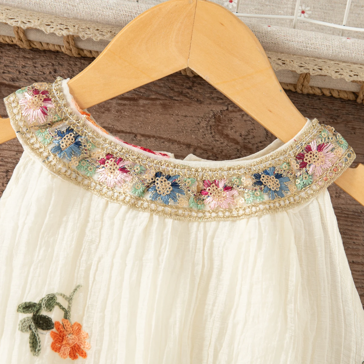 (0-4 Year Old Baby Girl Dress) Summer New Colorful Flower Embroidery Vacation Casual Style Children\'S Sleeveless Clothes
