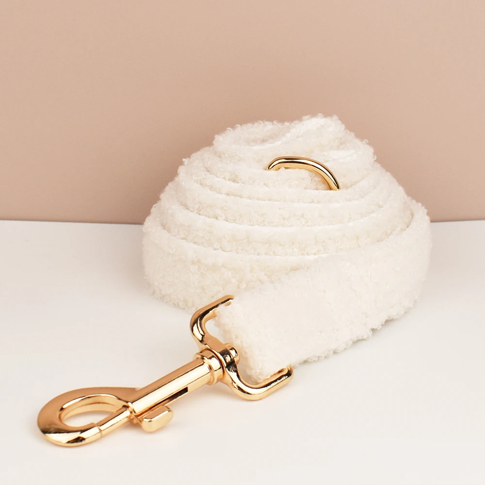 Handgebreide honden trouwketting voor kerstmis en de winter_voghion.com