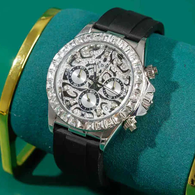 

Men's Fashion Retro Diamond Watch | Multi functional | Soft Silicone Strap Watch