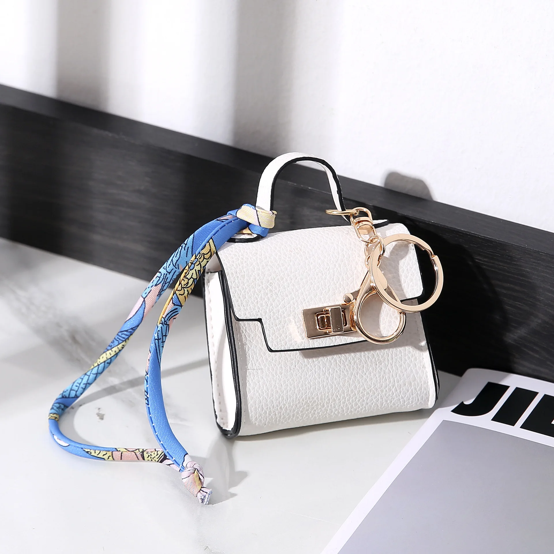 Mini Fashion Premium Leather Earphone Bag Keychain Women\'s Bag Pendant