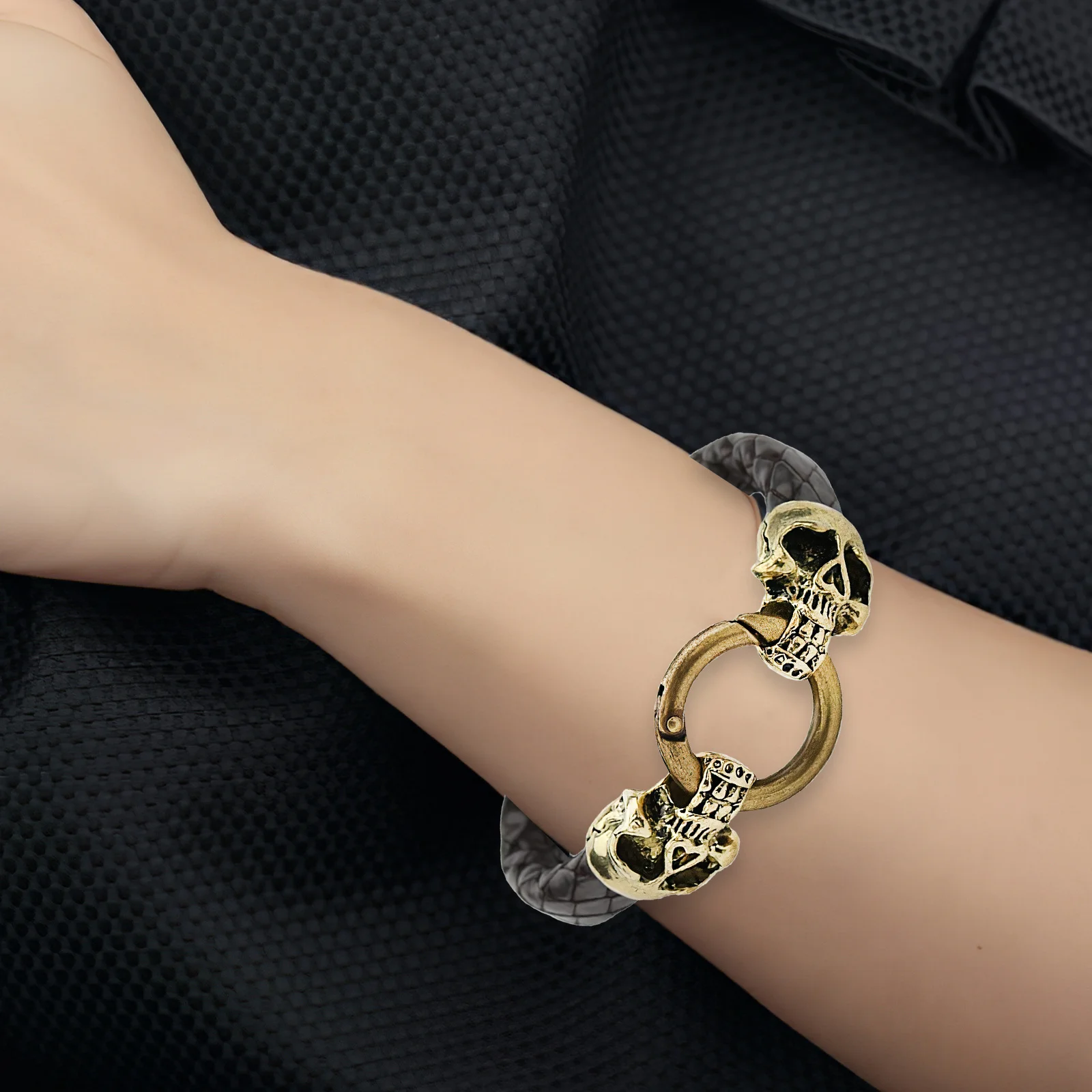 

2Pcs Skull Head Bracelet Buckle Metal Connector Clasp Durable DIY Jewelry Fastener Punk Necklace Connector Bracelet DIY Buckle