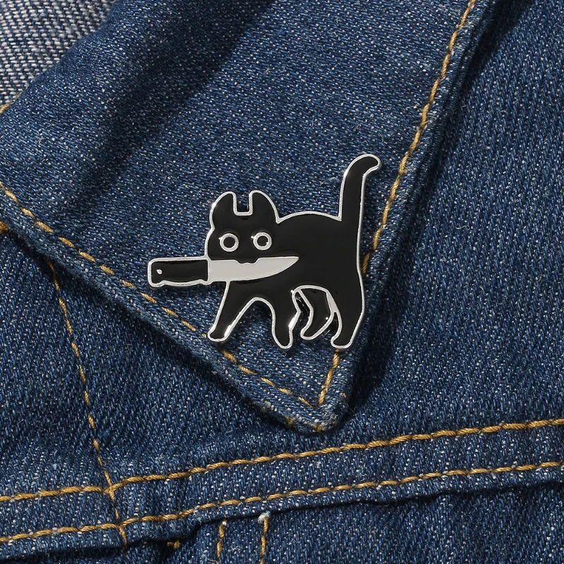 Black Knife Cat brooch