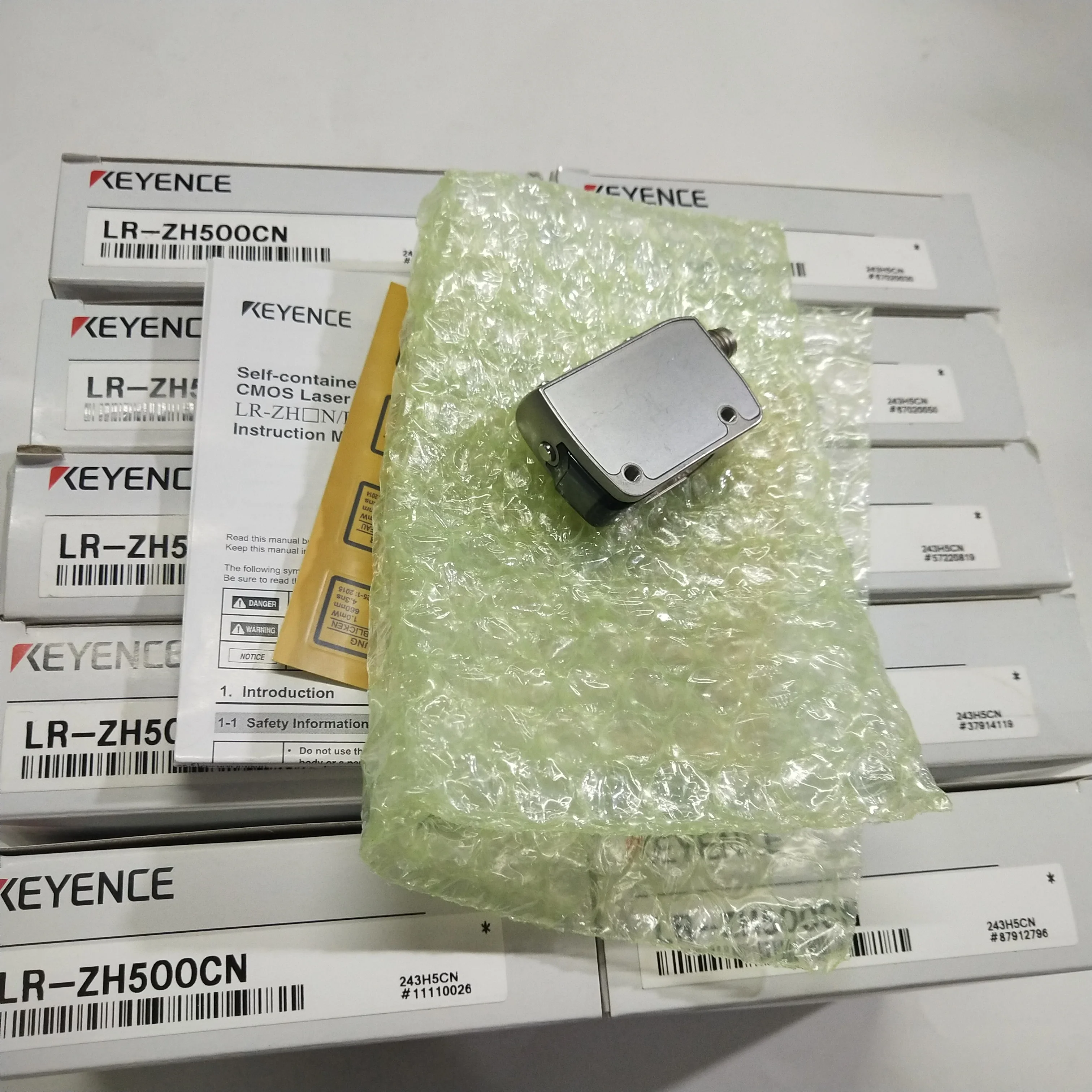 New Original KEYENCE LR-ZH500CN Rectangular W/ M8 Connector Type, 500 mm LRZH500CN