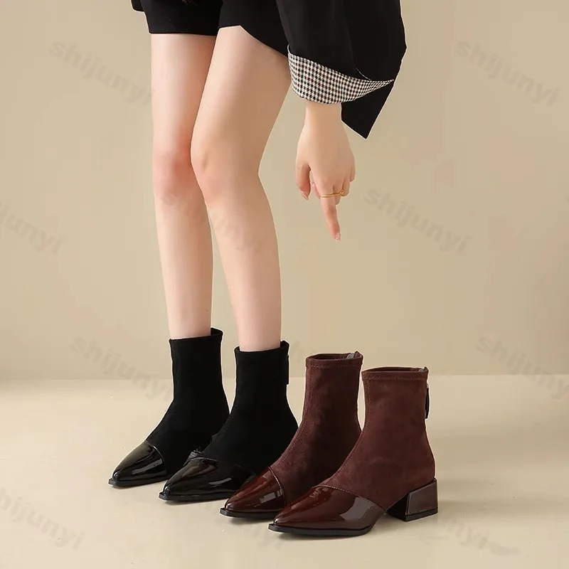

Модные повседневные замшевые полусапожки в стиле ретро с острым носком для женщин, осень 202, удобные универсальные элегантные ботильоны на квадратном каблуке