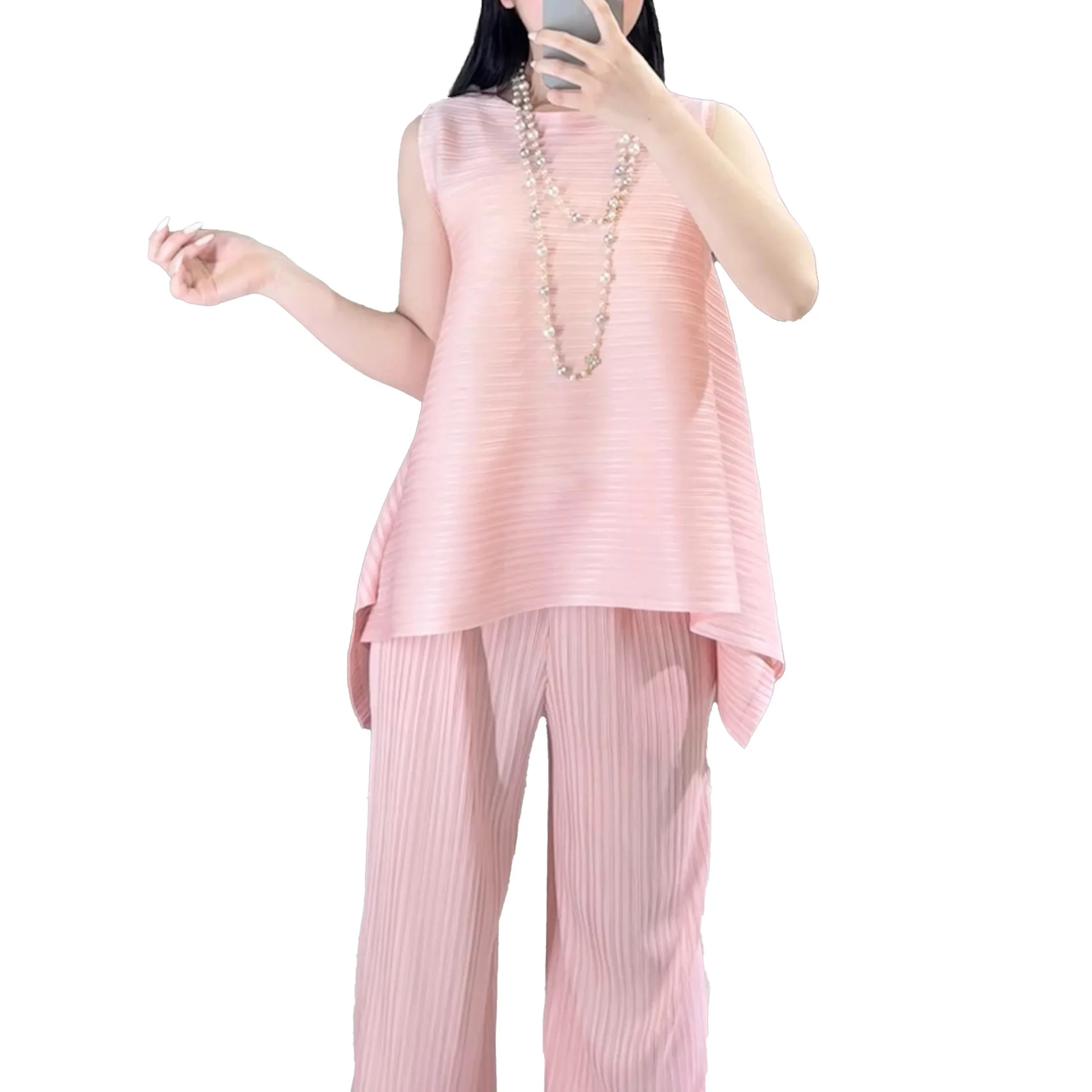 Miyake Pleated Shaking Vest Style Fashionable and Versatile Temperament Simple Solid Color Round Neck Wide Loose Sleeveless Top