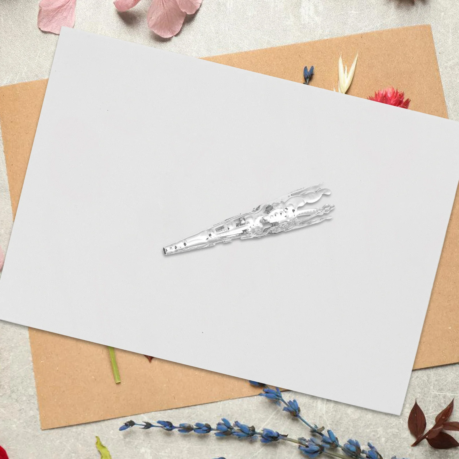 100 قطعة قبعات خرز زهرة طويلة 5-Petal الحديد المخاريط المجوفة لصنع المجوهرات Diy بها بنفسك المشاريع الحرفية نهاية قبعات معدنية تخريمية البوق #4