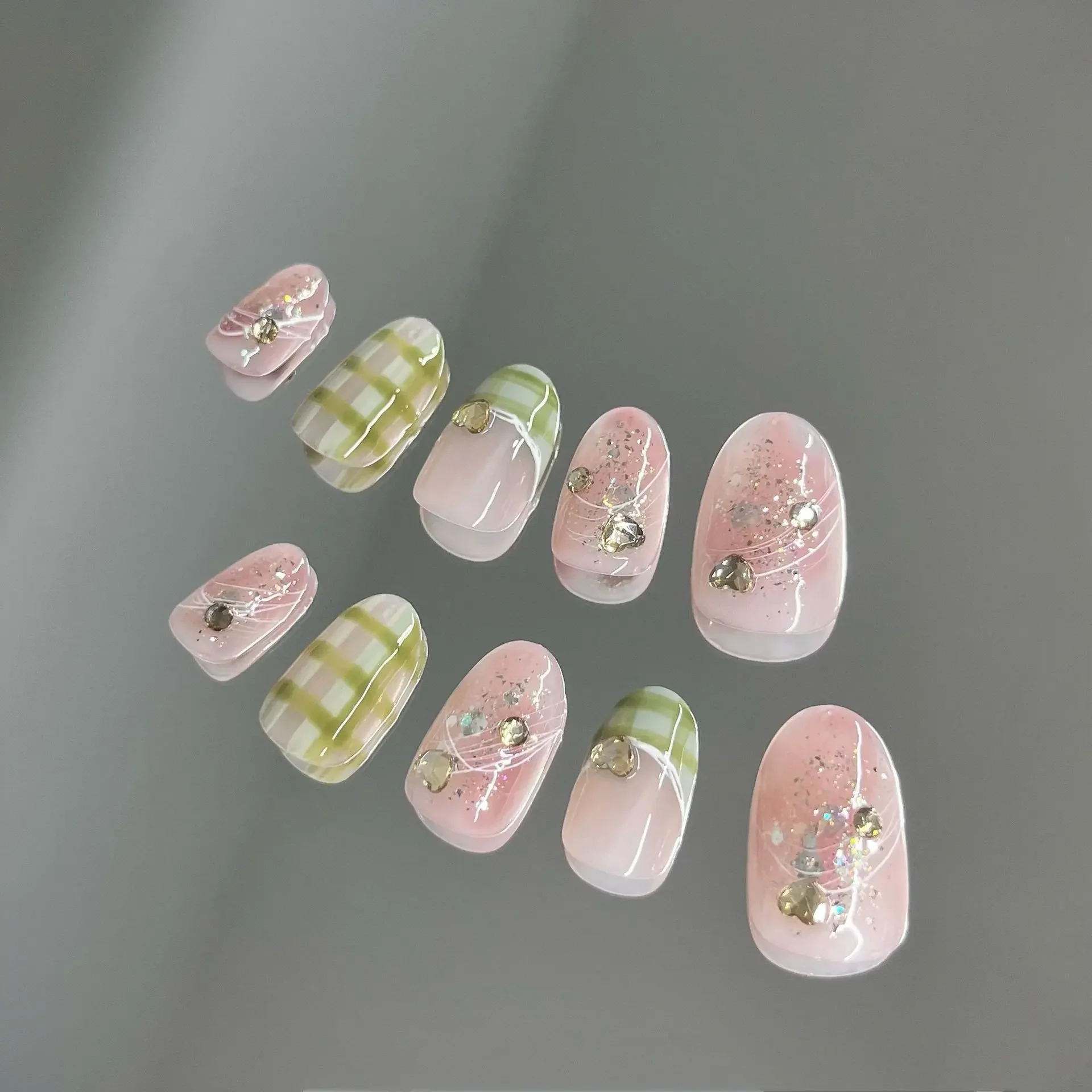 10Pcs Short Almond Handmade Press on Nails Fake Nails with Heart Decoration Wearable Stick-on Nails False Nail Накладные Ногти