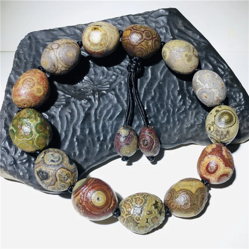 Alashan Agate Eye Stone Boutique Original Shape Natural Pictographic and Shaped Stone Ornaments for Decoration Jewellery Beads