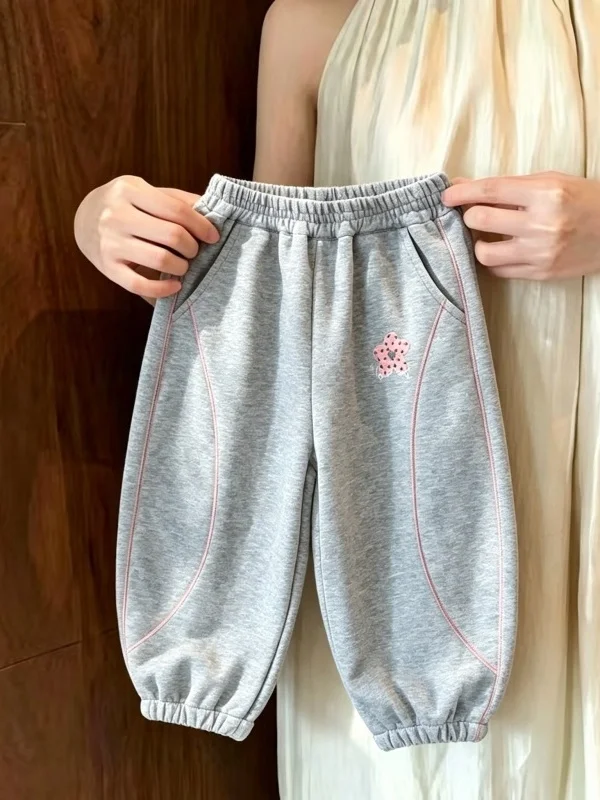 Girls' Autumn Fashion Sporty Floral Embroidered Lettered Cuffed Sweatpants High Waist Long Pants Loose Fit Thin Model