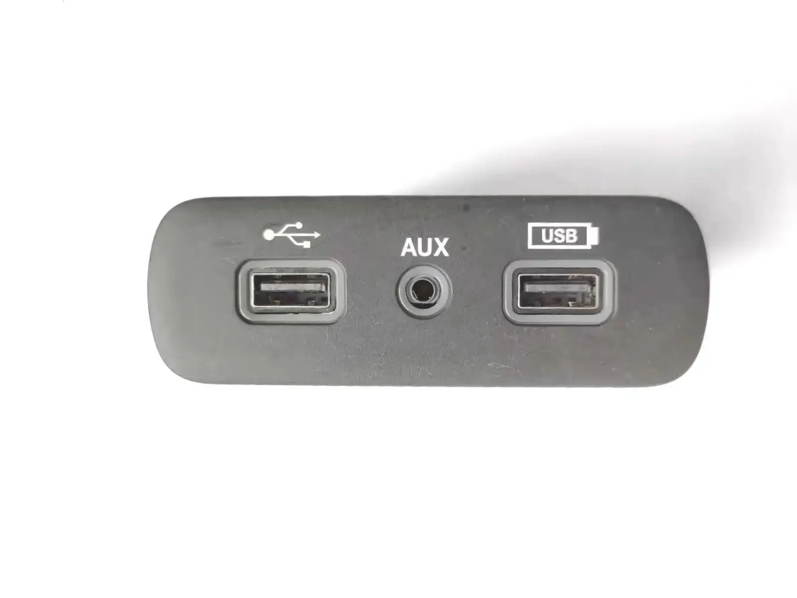 

Fits for 20-21 Ram 1500 USB Connector Terminal 68322813AD