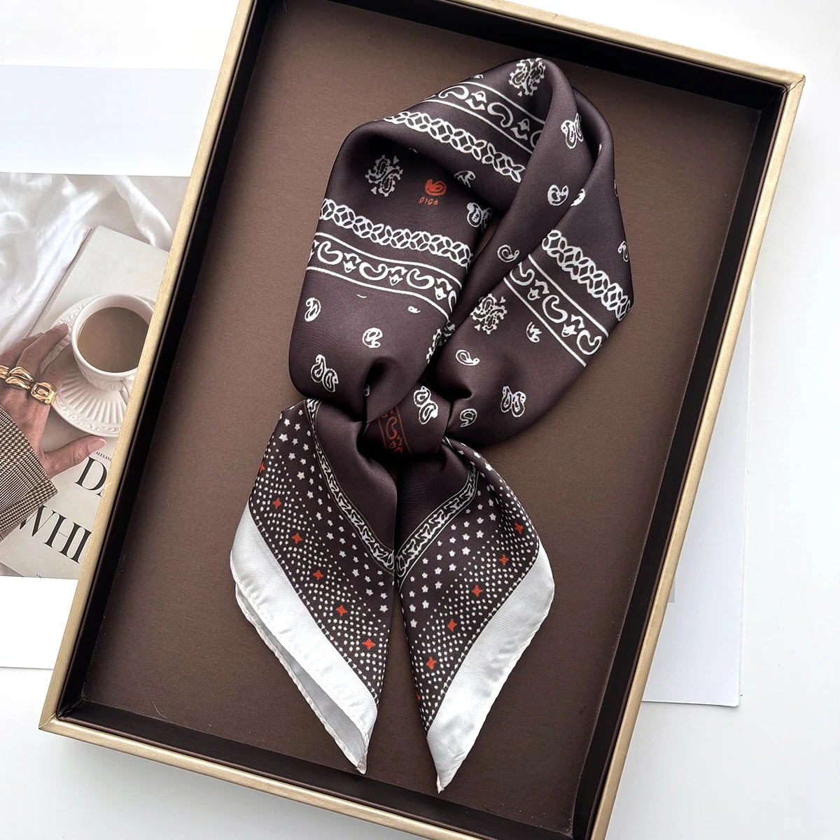 Retro Paisley-Schal für Damen, Imitations-Halstücher, Foulard, Bandana, Hijab, Haarbänder, quadratische Schals, Wickeltücher – Detail 1