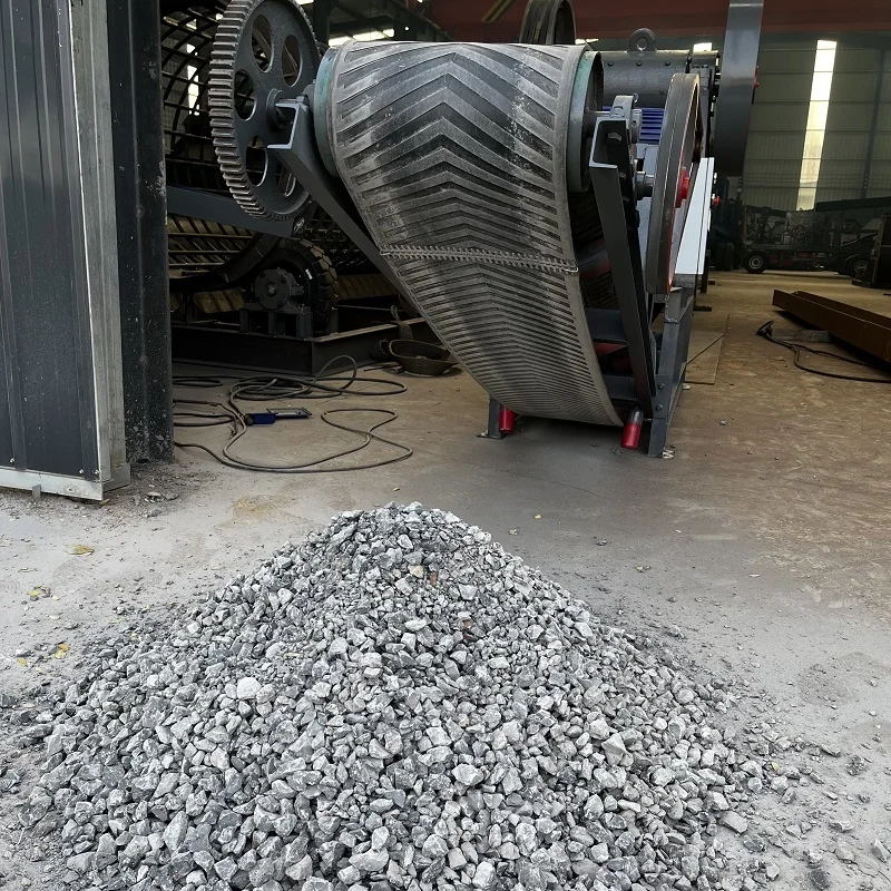 Factory Direct Sales PE250*400 Mobile Diesel Engine Jaw Crusher for Crushing Granite Gravel diesel Mobile Jaw Crusher Plant view 6