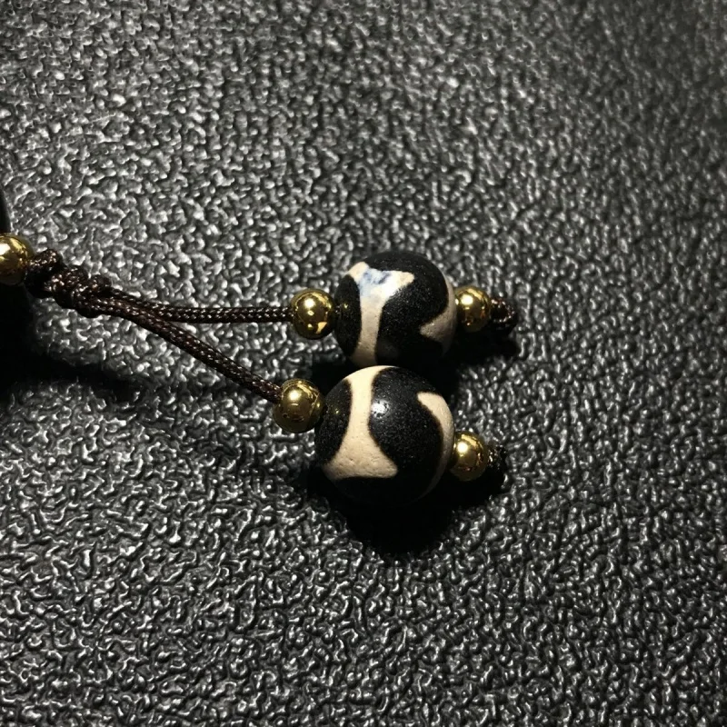 قلادة Dzi أصلية ، صورة واحدة من العقيق ، سن نمر كبير ، 20 ، صغيرة 10