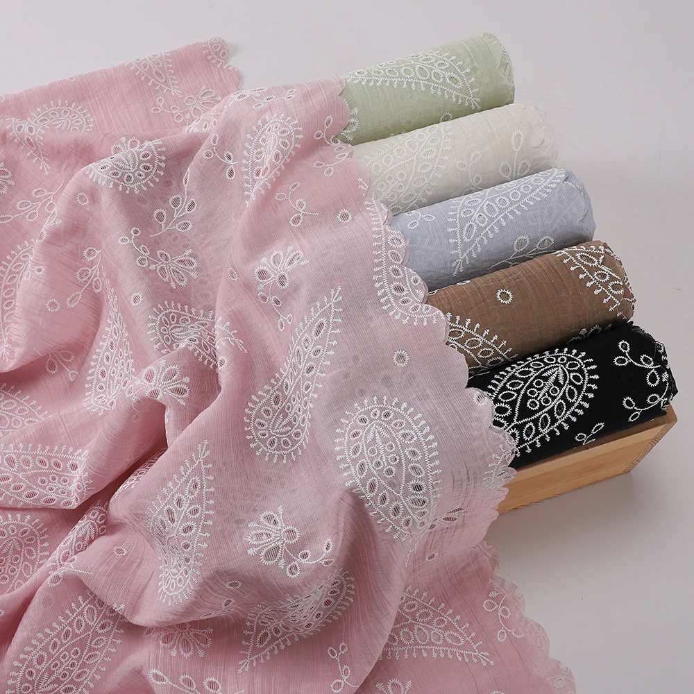 Elegant White Paisley Embroidery Crinkle Hijab Scallop Lace Edge Scarf Soft Muslim Headscarf Daily Islamic Shawl Wrap