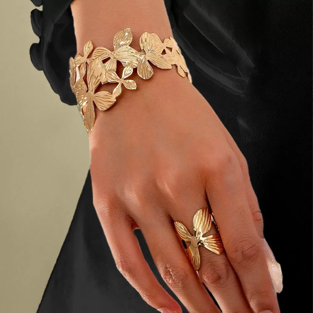 Jewelry Gift Exquisite Flower Cuff Bangle Flora Design Wide Cuff Hollow Bangle Casting Technique Gold/silver Open Bracelet Party
