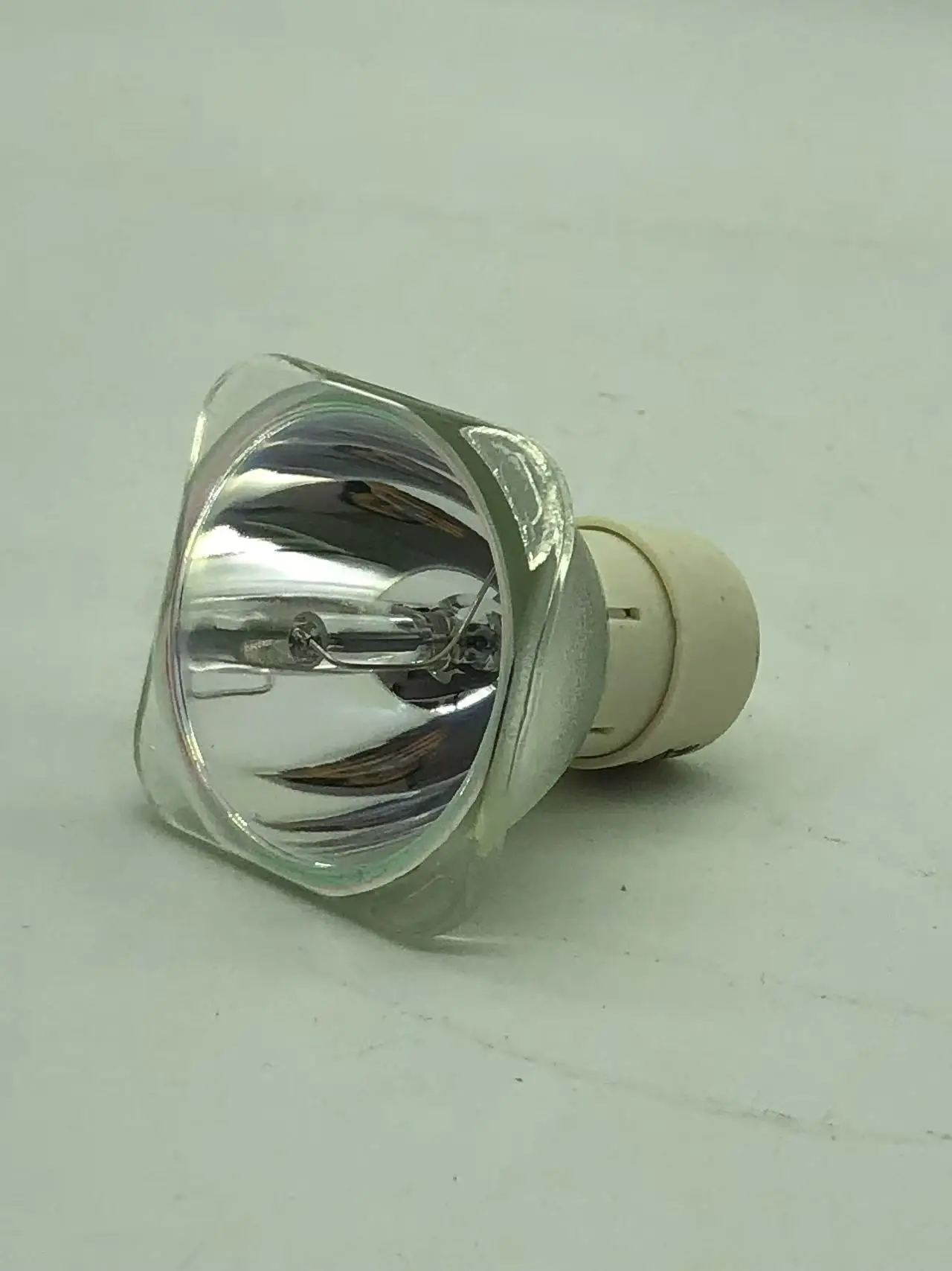 

GY Original Bare Lamp UHP225 E20.9 /NP30LP Projector Bulbs for NEC M402H/M403W/M403X/NP-M403H/M402W/M402X/M403H projector