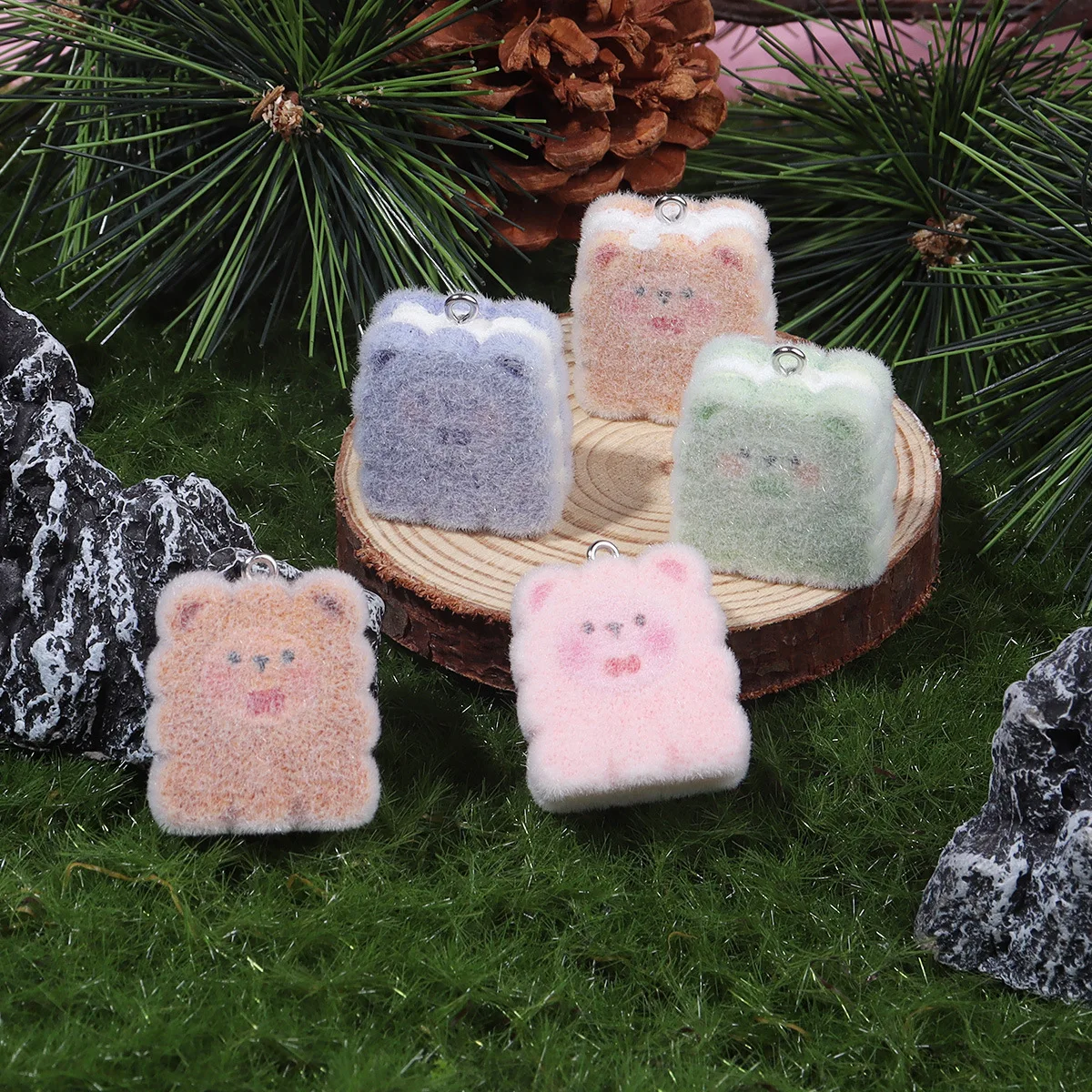 

5pcs Flocked Resin Bear Cookies Charms Pendants Craft Materials for Handmade Earrings Bracelets Necklaces Keychains
