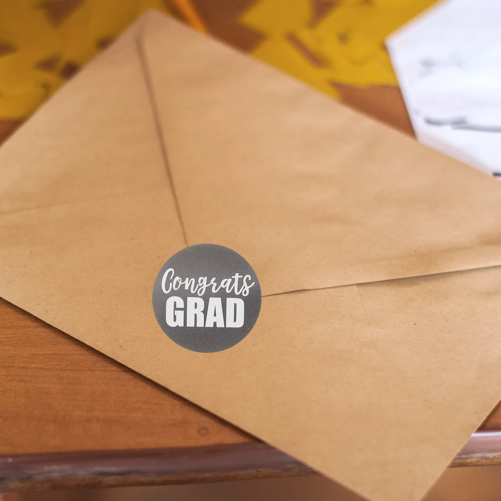 

500Pcs Graduation Themed Stickers Self-Adhesive Seal Decal Round 2.54cm Golden for Envelope Gift Wrap Party Favor Decoration