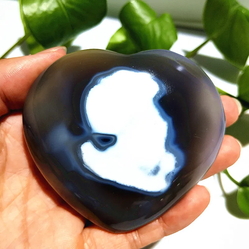 

Natural Stone Shark Agate Heart Symbolic Love Yoga Exercise Stone Spirit Meditation Healing Feng Shui Crystal room Decoration