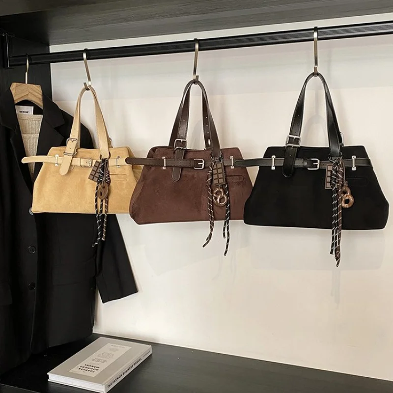 

Женская сумка-мессенджер, изготовленная из полой кожи с полым принтом, повседневная Словакия, элитный прочный просторный вид ​