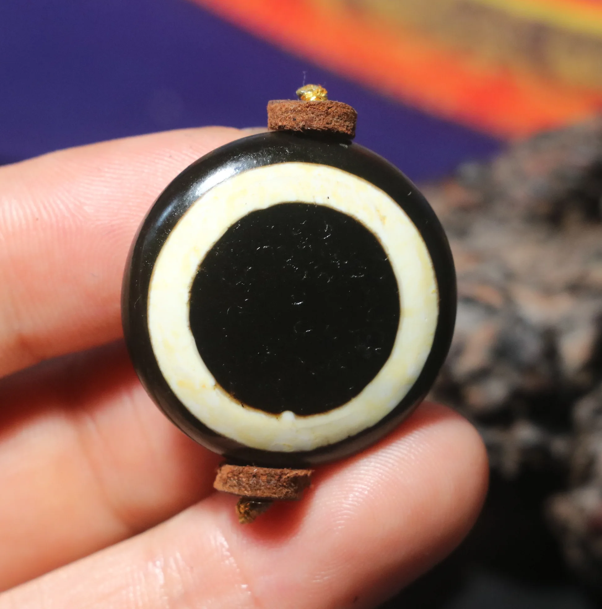 

Energy Tibetan Old Agate Oily Patina Goat Eye Coin Shape dZi Bead Pendant Amulet Talisman RT